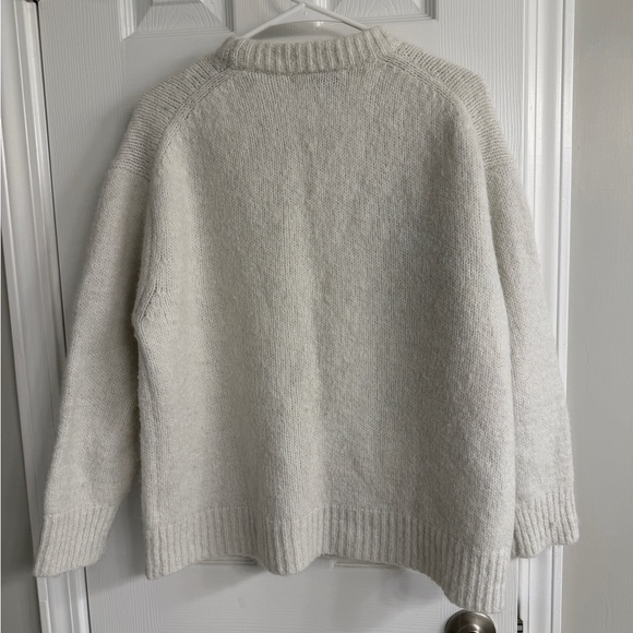 Zara Cozy Cream Sweater Size Medium - Picture 5 of 6